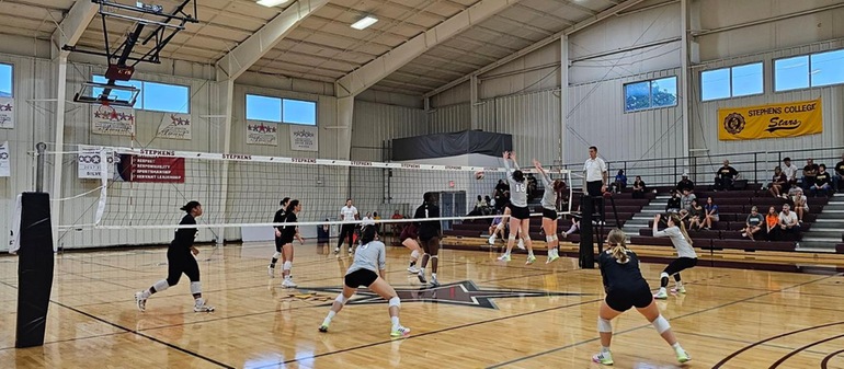 Tough second set loss as Stephens downs UHSP in straights